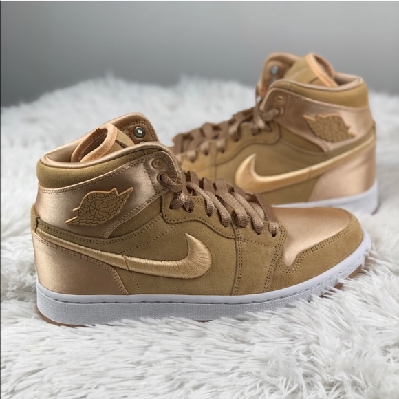 Jordan Shoes - 🚨SALE ENDS TONIGHT🚨 Air Jordan 1 Retro Hi SOH